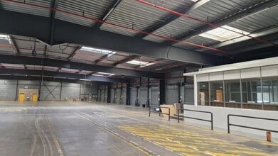 30 Rue Du Traité De Rome, Mions for lease Interior Photo- Image 1 of 9