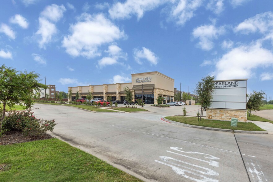 11508 Pearland Pky, Houston, TX for lease - Building Photo - Image 1 of 9