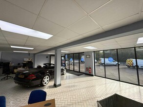 249 London Rd, Horndean for lease Interior Photo- Image 2 of 3