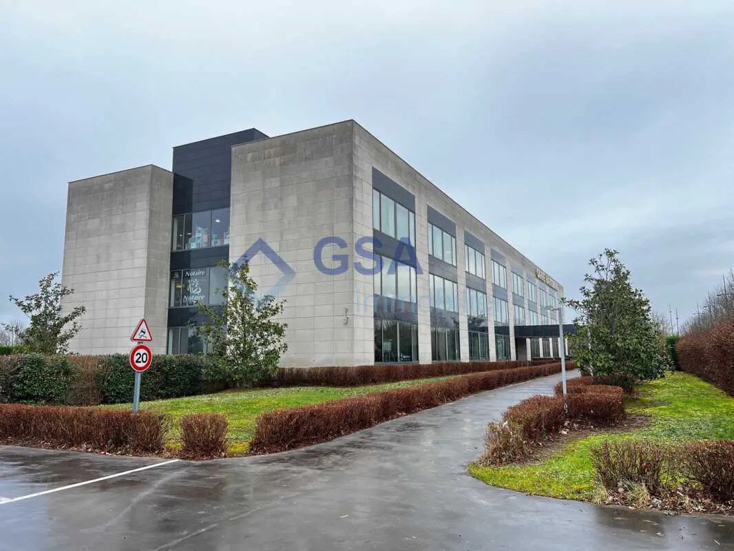 Office in Lieusaint for lease Building Photo- Image 1 of 10