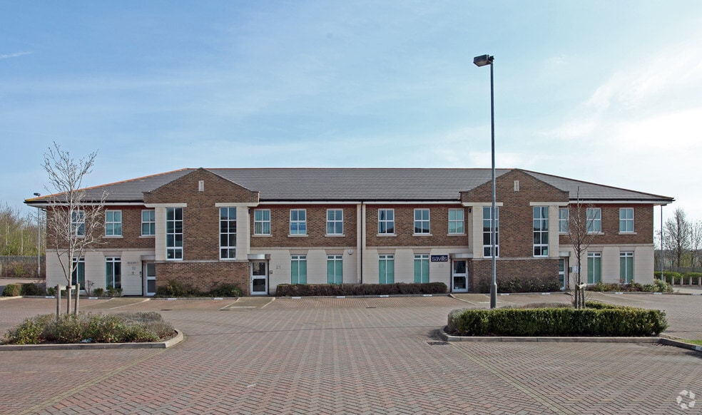 19-25 Shirwell Cres, Milton Keynes for lease - Primary Photo - Image 1 of 9