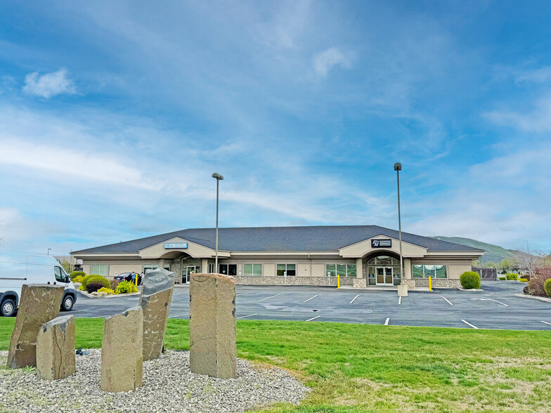 1236-1240 Ahtanum Ridge Dr, Yakima, WA 98903 - Yakima Office Building ...