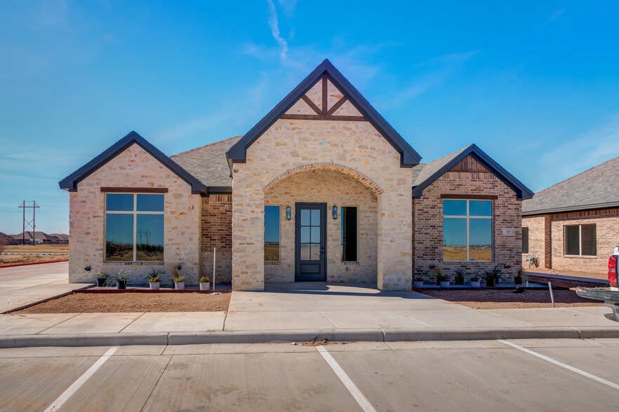 1420 N Slide Rd, Lubbock, TX for lease - Building Photo - Image 1 of 30