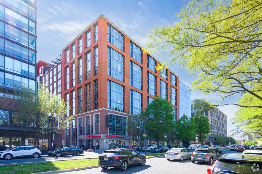 800 Maine Ave SW, Washington, DC for lease - Building Photo - Image 2 of 19