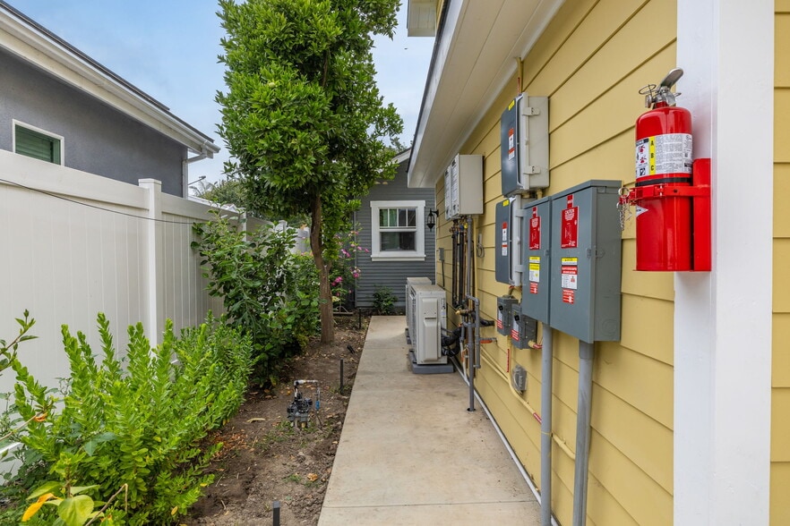 618 S Van Ness Ave, Santa Ana, CA for sale - Building Photo - Image 3 of 27