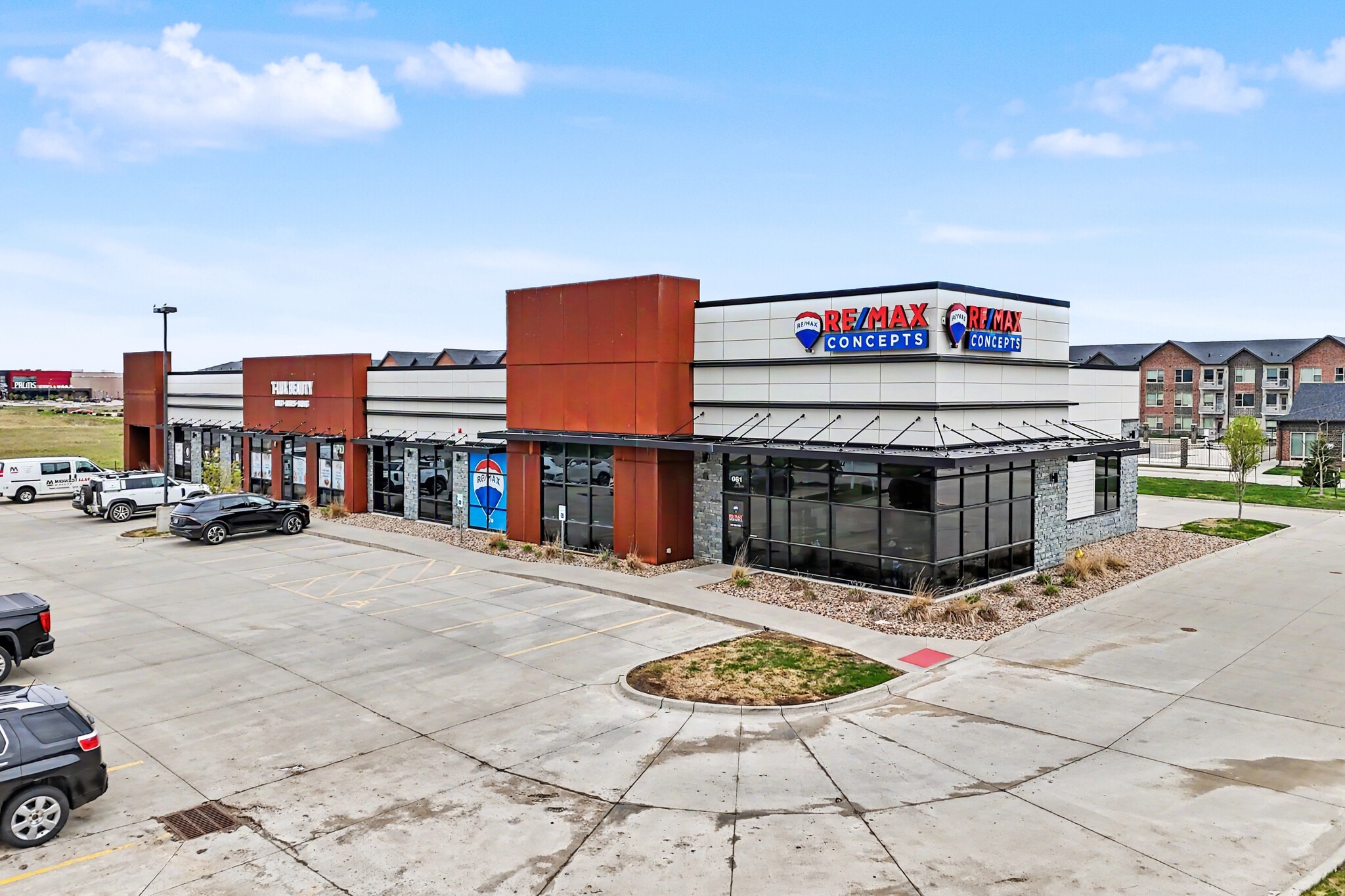 653 NE Venture Dr, Waukee, IA for lease Building Photo- Image 1 of 3