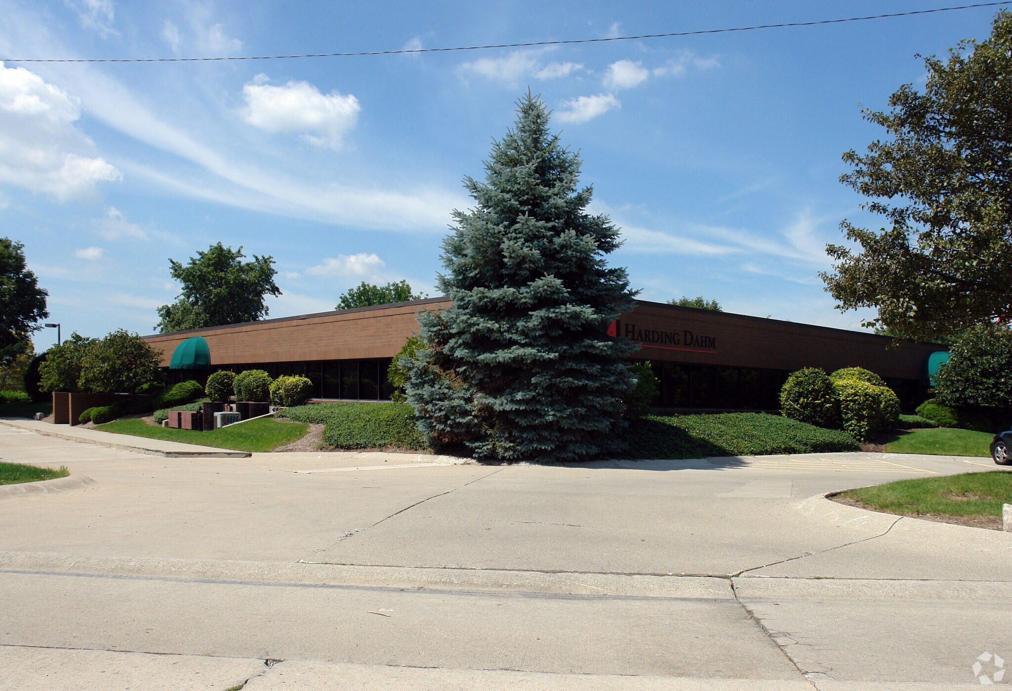 118 E Ludwig Rd, Fort Wayne, IN for sale Primary Photo- Image 1 of 1