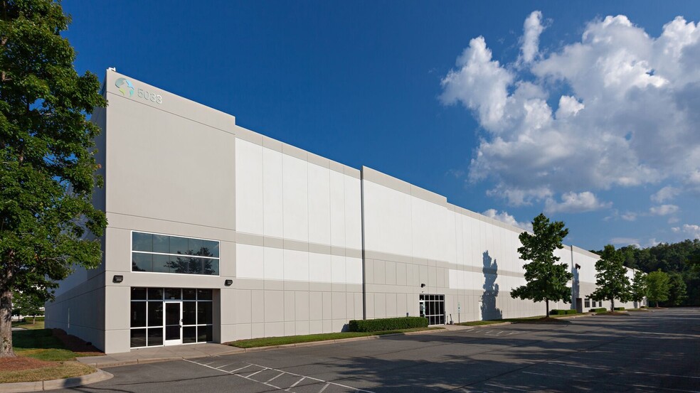 4835 Sirona Dr, Charlotte, NC for lease - Building Photo - Image 3 of 10