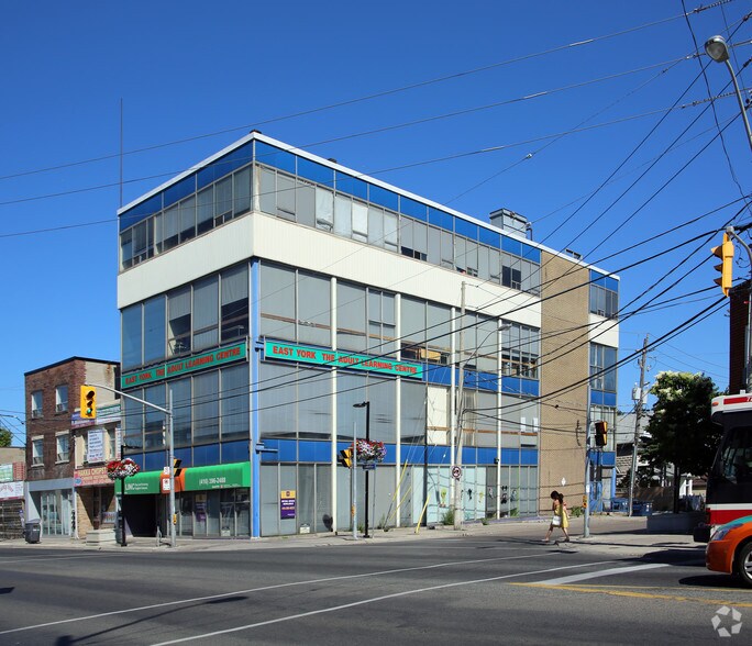 2944 Danforth Ave, Toronto, ON for sale - Primary Photo - Image 1 of 1
