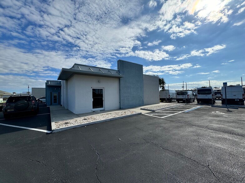 21178 Olean Blvd, Port Charlotte, FL for lease - Building Photo - Image 2 of 2