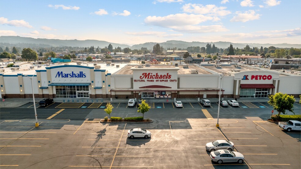 200 Triangle Ctr, Longview, WA for lease - Building Photo - Image 2 of 20