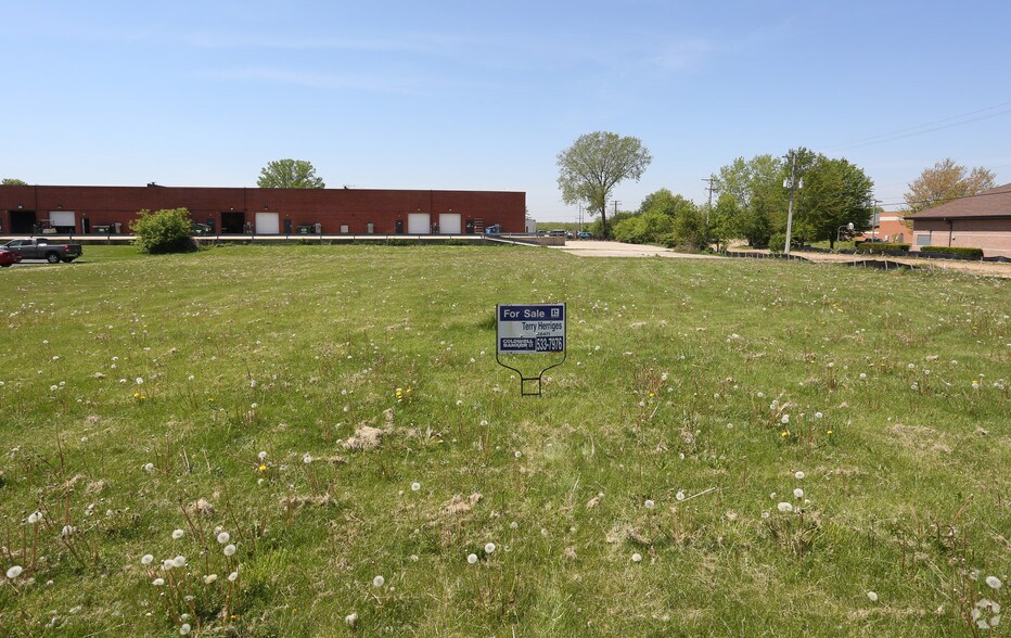 1740 Cumberland Pky, Algonquin, IL for sale - Primary Photo - Image 1 of 1