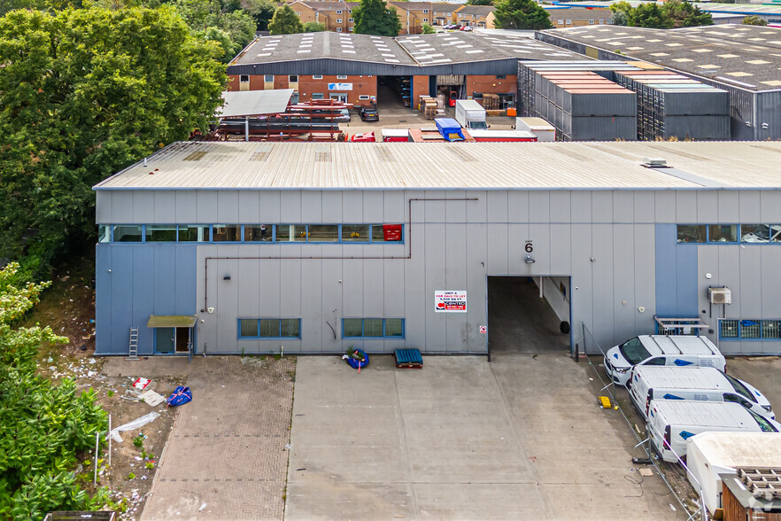 Beddington Farm Rd, Croydon for lease - Building Photo - Image 2 of 9