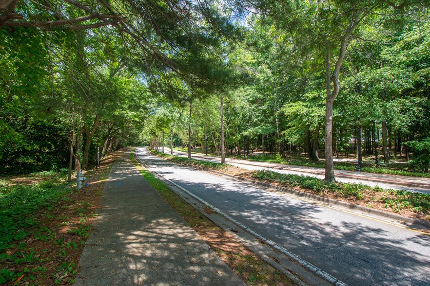 370 W Crogan St, Lawrenceville, GA for sale - Building Photo - Image 3 of 50