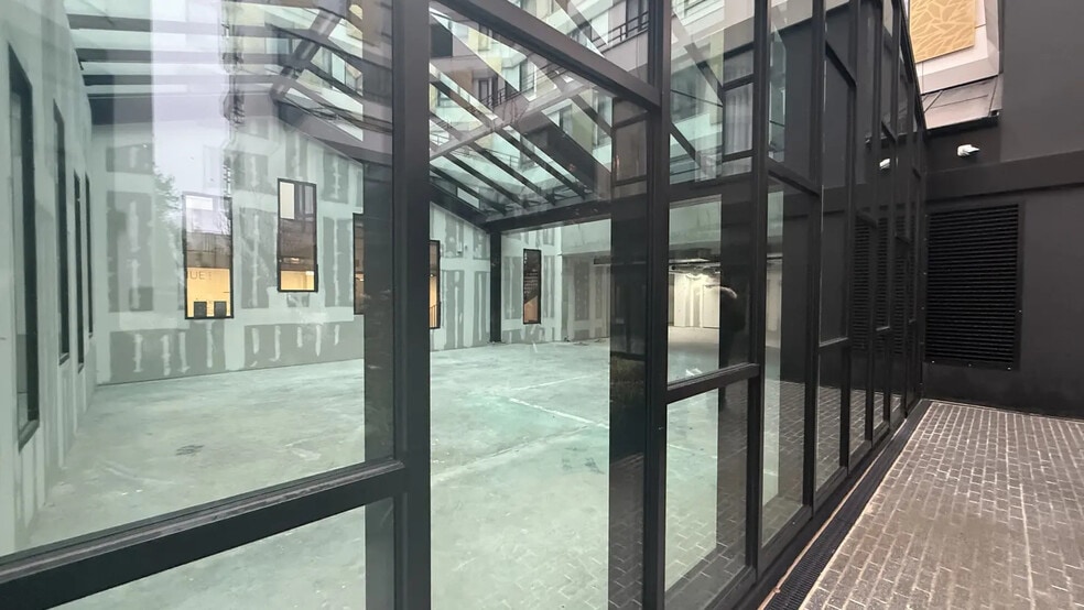 9 Rue Jean-Jacques Rousseau, Nanterre for lease - Building Photo - Image 3 of 6