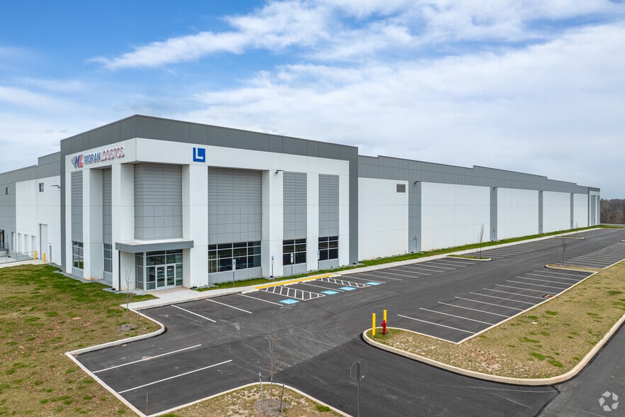 825 Locust Point Rd, York, PA 17406