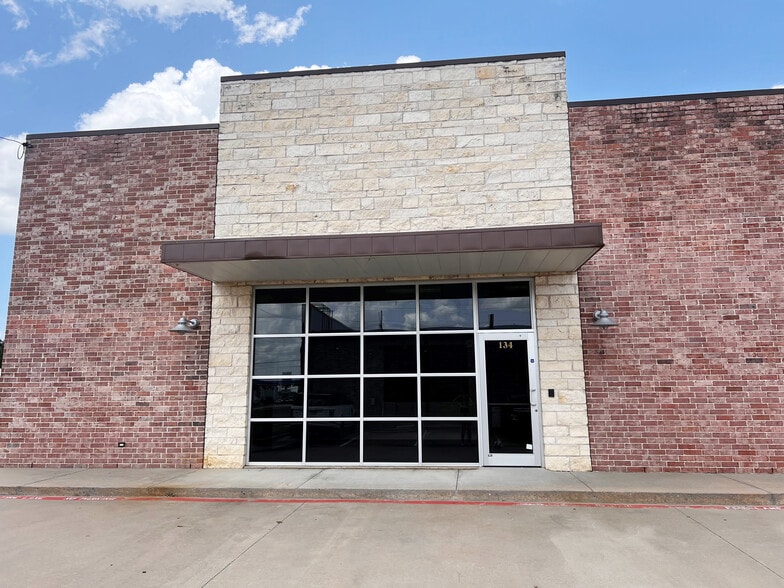 3010 W University Blvd, Durant, OK for lease - Building Photo - Image 1 of 3