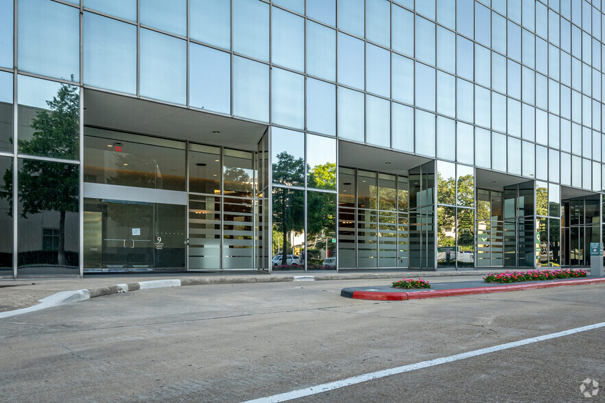 9 Greenway Plz, Houston, TX for lease - Building Photo - Image 3 of 12