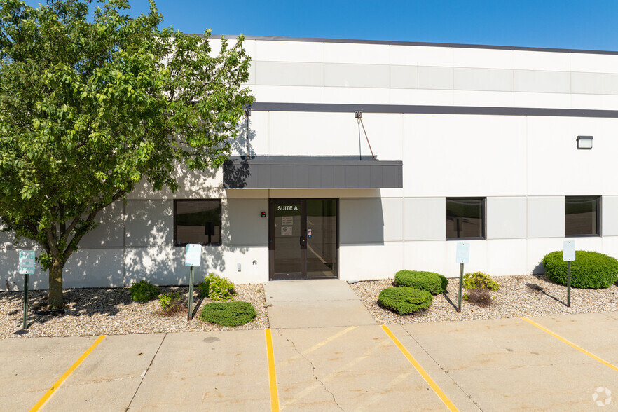 3201 Apollo Dr, Champaign, IL for lease - Building Photo - Image 2 of 4