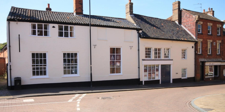 18-20 Market Pl, Fakenham for sale - Building Photo - Image 1 of 5