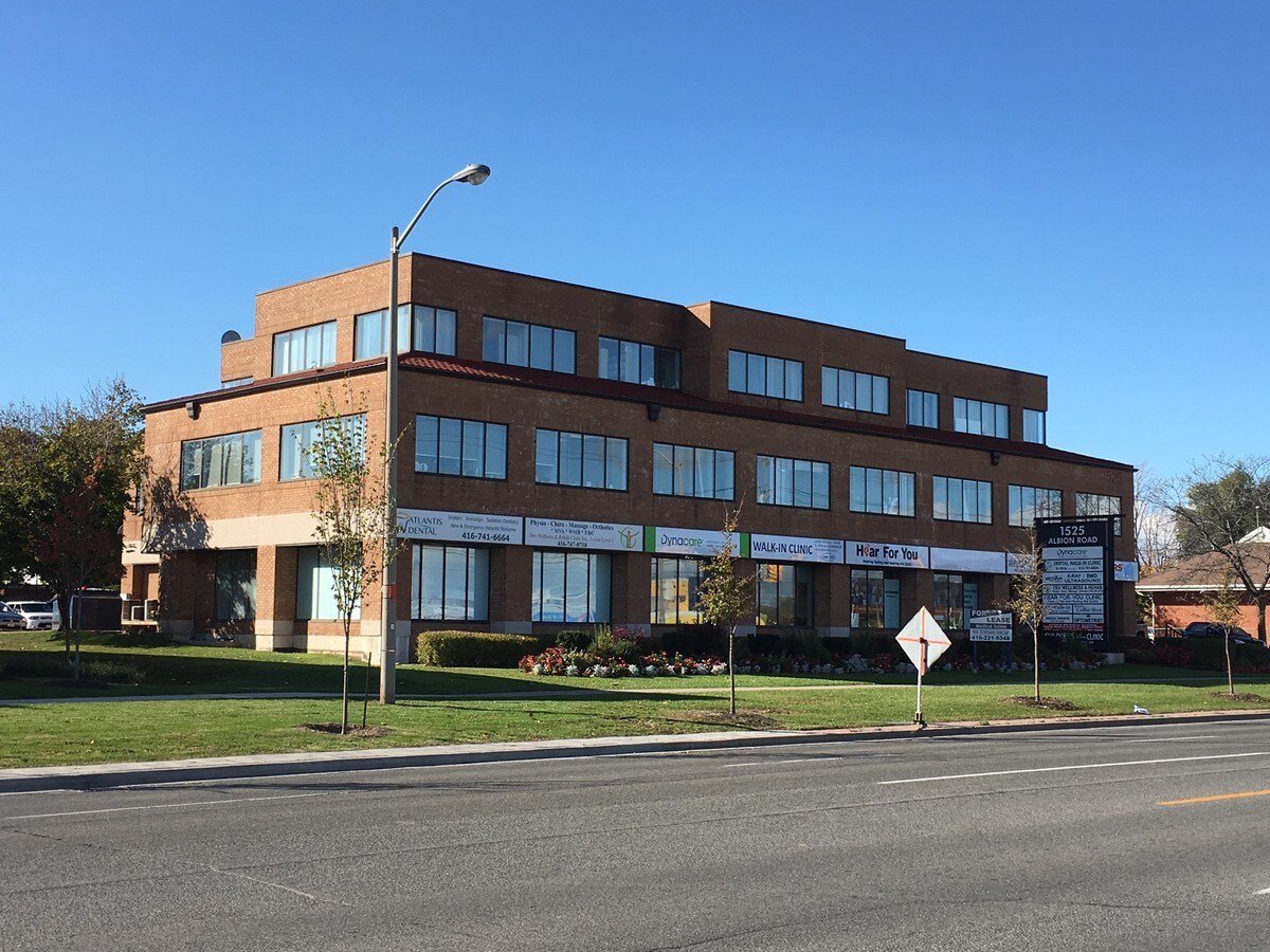 1525 Albion Rd, Toronto, ON M9V 5G5