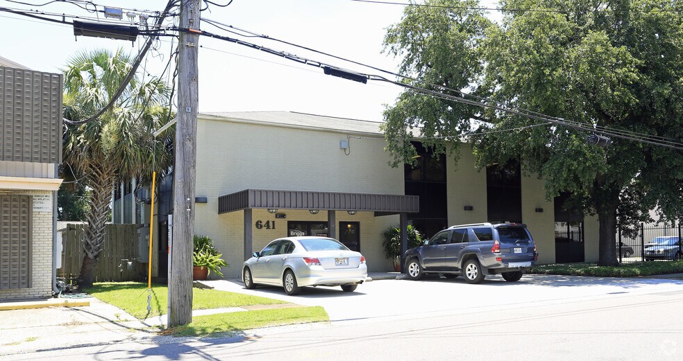641 Papworth Ave, Metairie, LA 70005