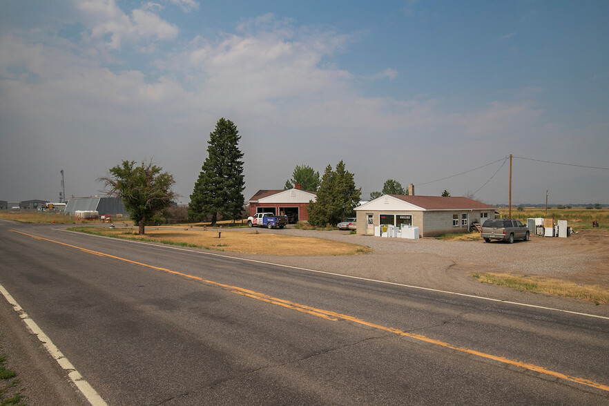 10 Tower Rd, Belgrade, MT for sale - Primary Photo - Image 1 of 17