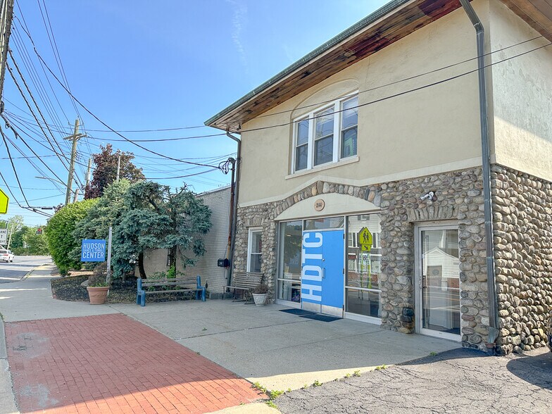 2144 Albany Post Rd, Montrose, NY 10548