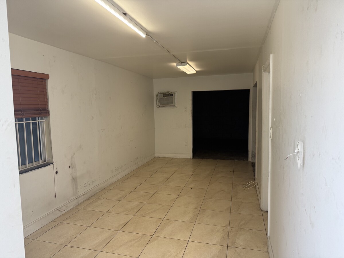2205 W 80th St, Hialeah, FL 33016 - Unit 4 - - Interior Photo - Image 2 of 7