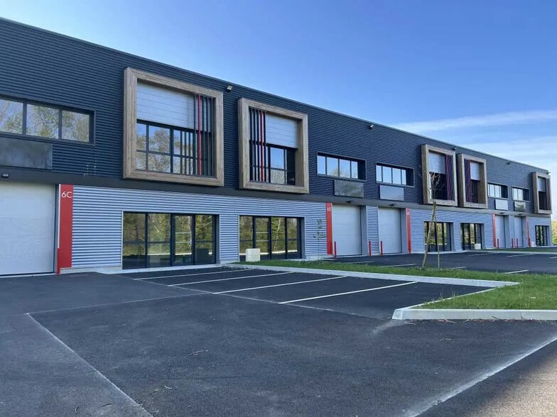 Le Bois De La Noue, Saint-Étienne-de-Montluc for lease - Building Photo - Image 1 of 8