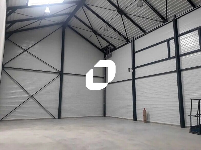 Flex in Cormeilles-en-Parisis for sale - Interior Photo - Image 2 of 7