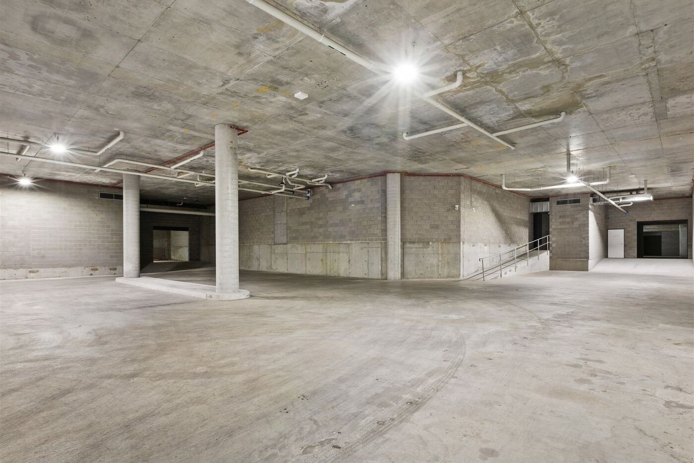 4 Dalgety St, Oakleigh for lease Interior Photo- Image 1 of 3