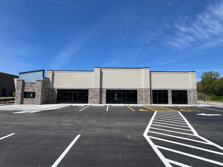 207 Scott Troy Rd, O'Fallon, IL for lease - Building Photo - Image 1 of 3