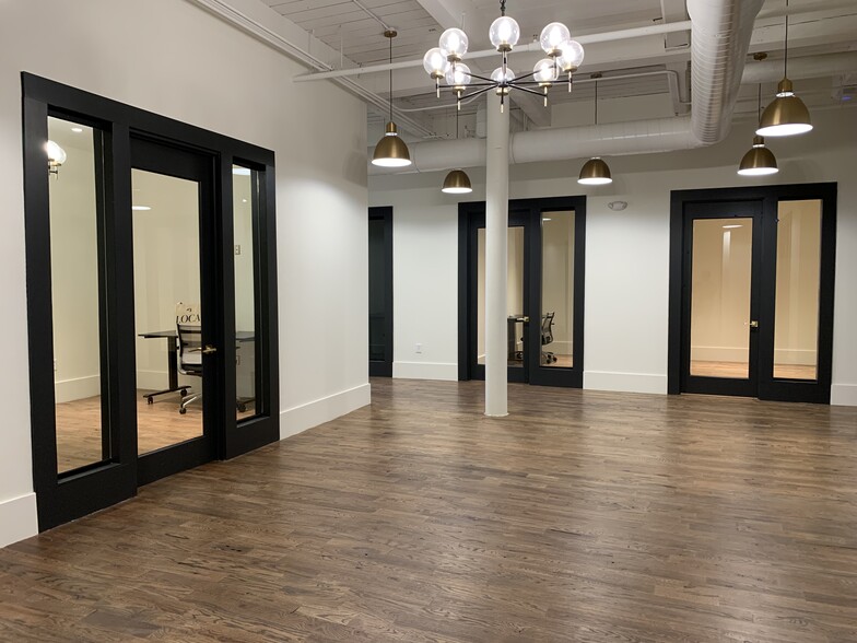 130 E Main St, Canton, GA for lease - Interior Photo - Image 1 of 12