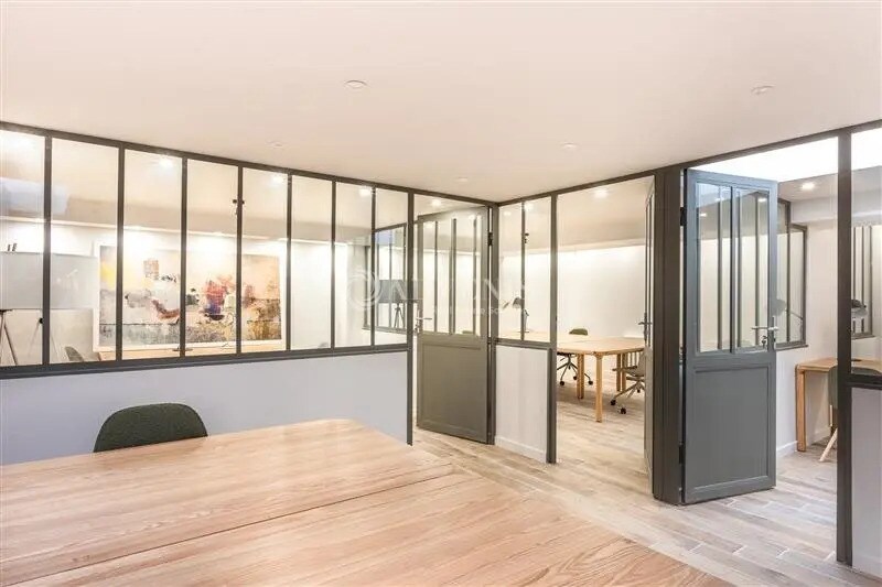 Office in Paris for lease - Building Photo - Image 2 of 11