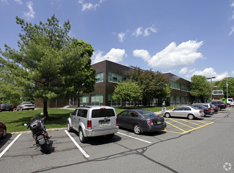 1500 Valley Rd, Wayne, NJ for lease - Primary Photo - Image 1 of 3