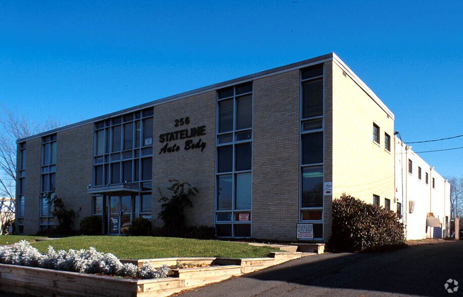 256 Livingston St, Northvale, NJ 07647