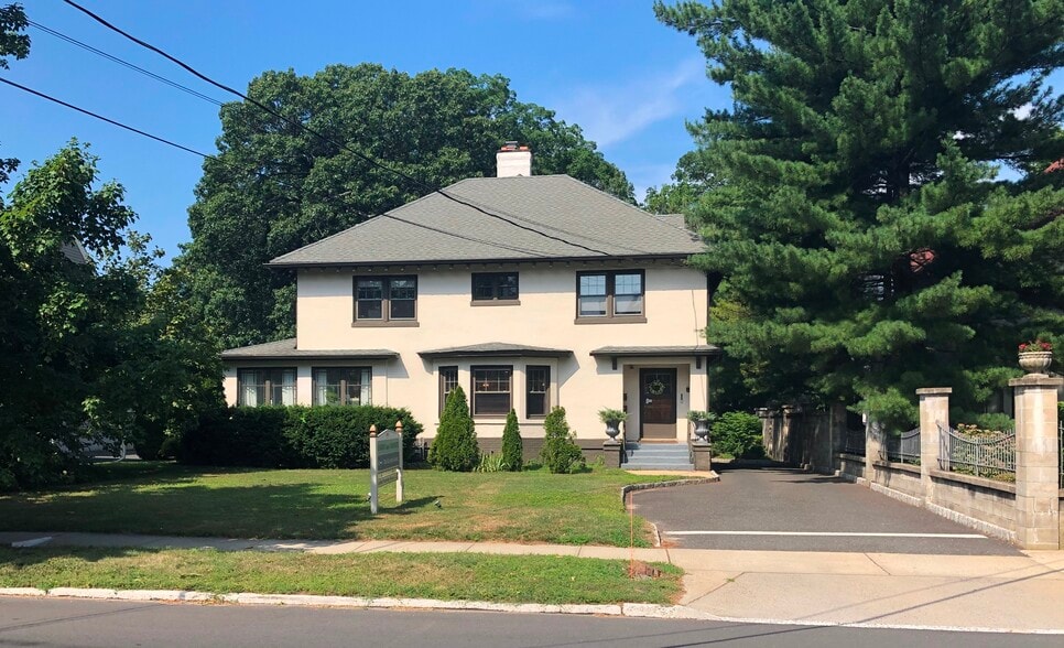 140 Maple Ave, Red Bank, NJ for sale - Building Photo - Image 1 of 1