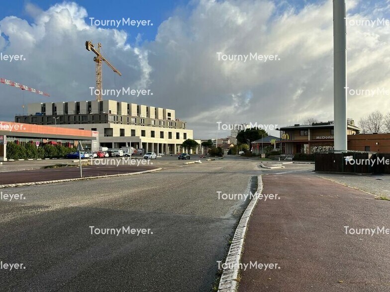 Retail in Mérignac for lease - Construction Photo - Image 3 of 5