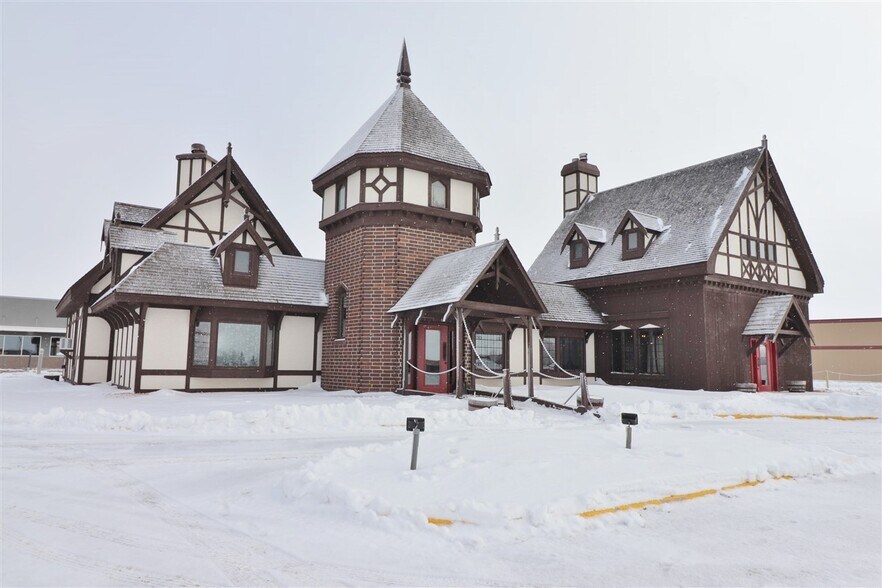 215 Highway 2 W Devils Lake Nd 58301 Loopnet Com