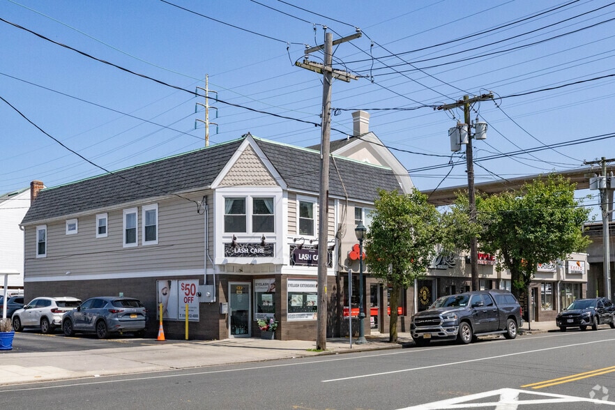 2-10 Merrick Ave, Merrick, NY for sale - Primary Photo - Image 1 of 8