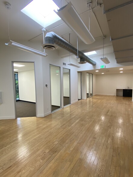 11846 Ventura Blvd, Studio City, CA for lease - Interior Photo - Image 2 of 8