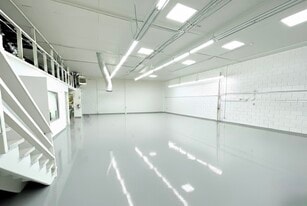 NEW! RARE Small Stand Alone | Roll-Up Door! - Warehouse