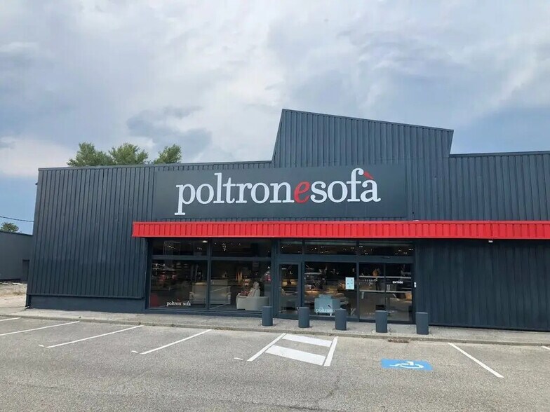 Retail in Avignon for lease - Building Photo - Image 1 of 6