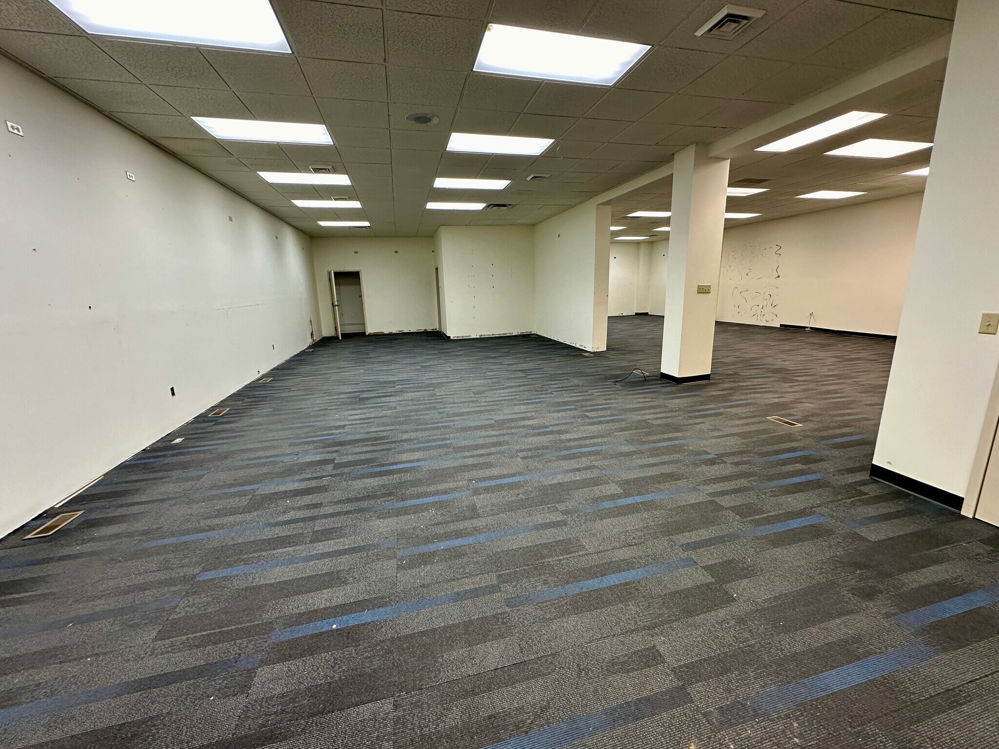 500 Allegheny River Blvd, Oakmont, PA 15139 Retail for Lease