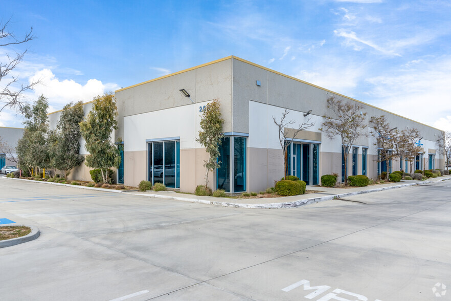 209 E Avenue K8, Lancaster, CA for lease - Primary Photo - Image 1 of 5