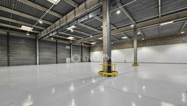 Flex in Gennevilliers for lease Interior Photo- Image 2 of 10