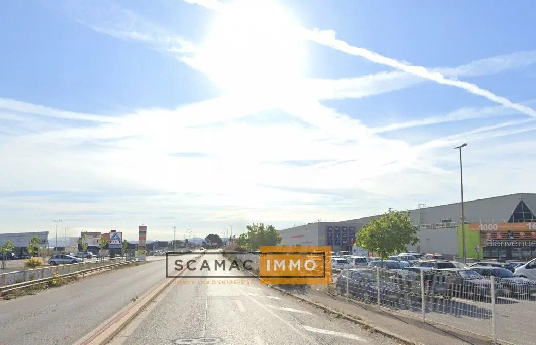 Retail in Châteauneuf-les-Martigues for lease Building Photo- Image 1 of 5