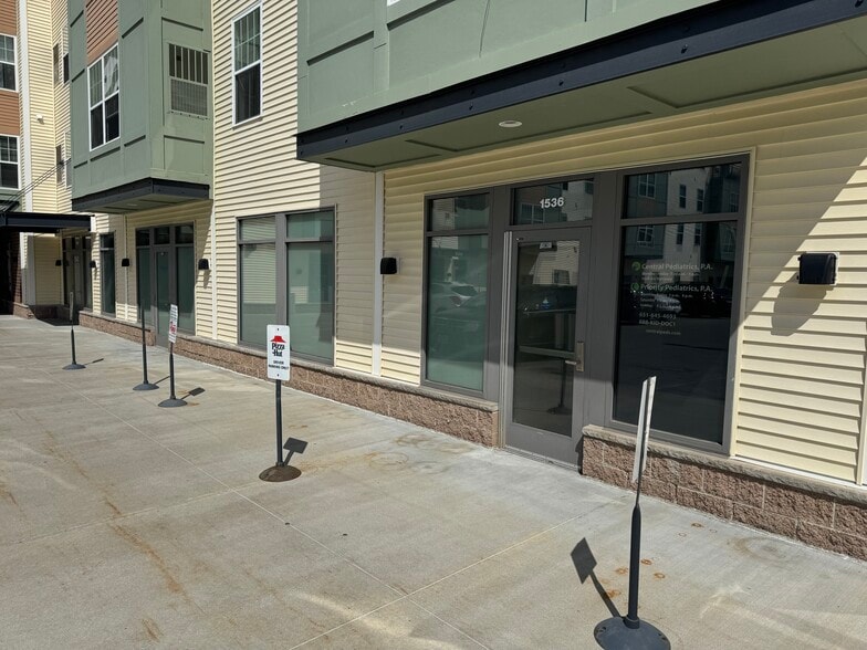 1550 Larpenteur Ave W, Falcon Heights, MN for lease - Building Photo - Image 3 of 4