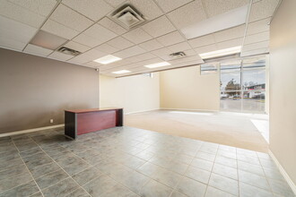 4811-4819 Boul Saint-Charles, Montréal, QC for lease Building Photo- Image 2 of 14